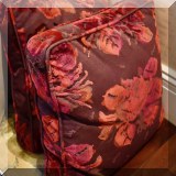 D08. Custom décor pillows. 